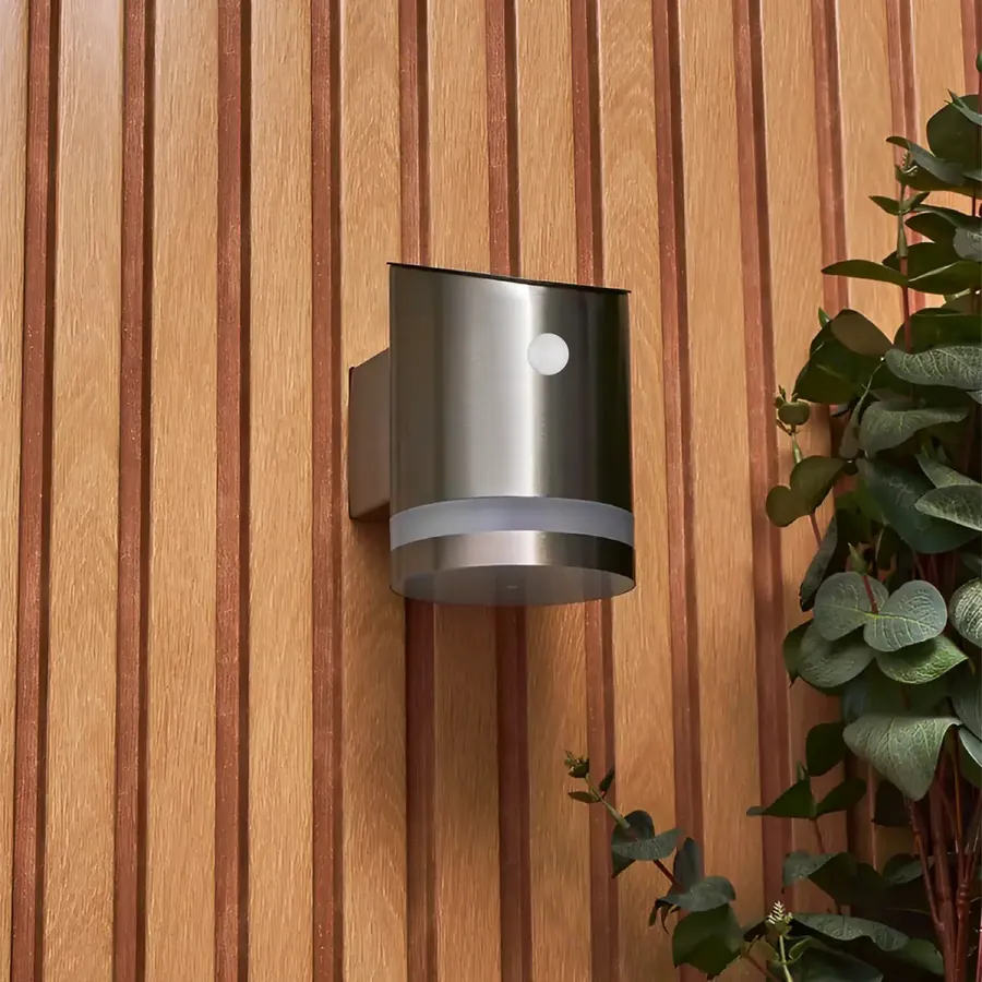 Entryways, garages and side passages - application scene